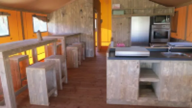 Campsite - Combined Tents with Kitchen and Bathroom Located Near a Pond Hotels in 