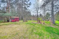 Dog-Friendly Michigan Home w/ Deck & Fire Pit! - 3 stjerner