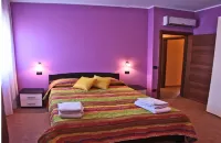 Seafront apartment. 3 double beds and 3 bathrooms