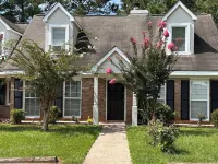 Wonderful and Stylish Place in Lawrenceville Hotels in Lawrenceville