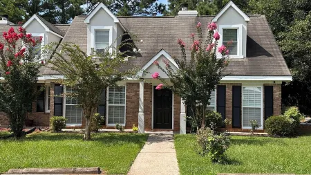 Wonderful and Stylish Place in Lawrenceville