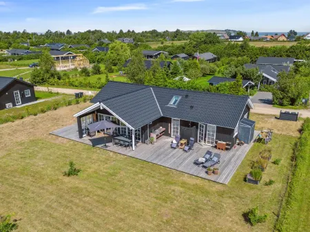 "Annerose" - 550m from the Sea Отели в г. Follenslev