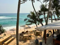 Surfing Tusker - Thalpe Hotels in Talpe