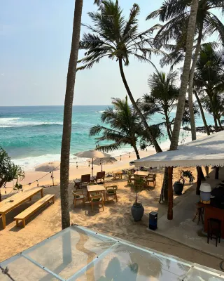 Surfing Tusker - Thalpe Hotels in Talpe