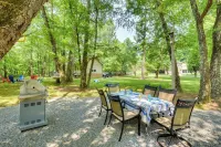 Riverfront Hayesville Retreat Fishing and Kayaking! - Wifi