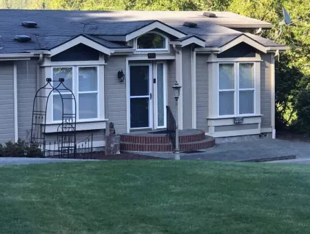 Lounge On The Lake In Privacy/Fly-in Friendly Отели рядом с достопримечательностью «Парк округа Хау Фарм»