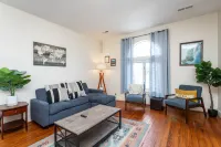 Charming Bungalow Near Breweries and Trails - Cozy Retreat