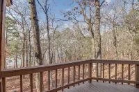 Lakefront Arkansas Home w/ Deck, Grill & Cornhole! - Homestays
