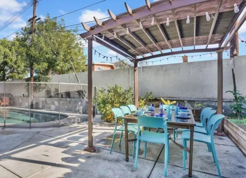 Orange Oasis 🍊- 10min to Disneyland 🎡Spacious Pool home