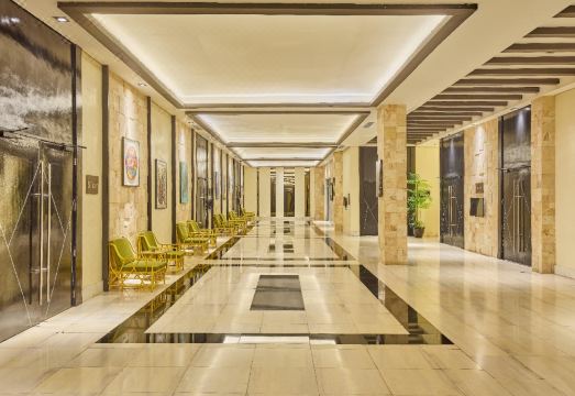 4. 서밋 호텔 타클..