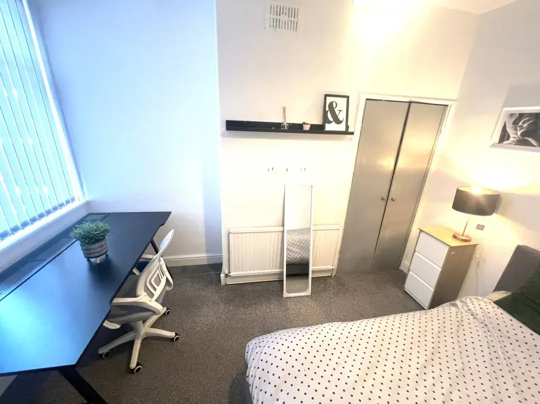 Quiet Spacious Room In Salford-samson Plab - Manchester