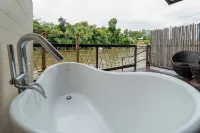 Binlha Raft Resort - Hot Tub