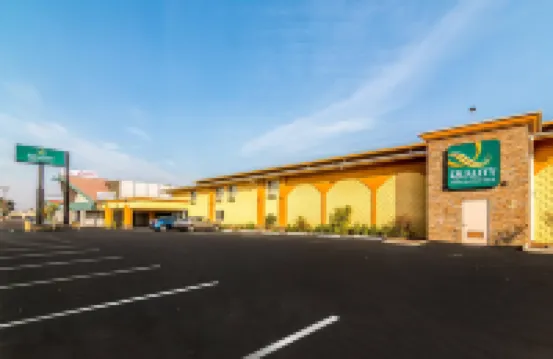 Quality Inn & Suites Near Downtown Bakersfield