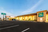 Quality Inn & Suites Near Downtown Bakersfield Hotels in Kern County