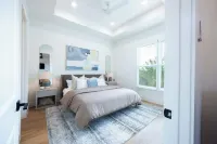 River Front Putting Green King Beds Gruene Retreat