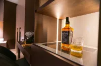Emery Hotel - بار