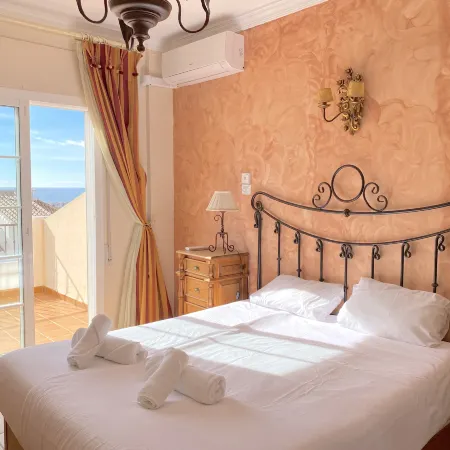 Villa in Spain with Pool near Sandy Beach