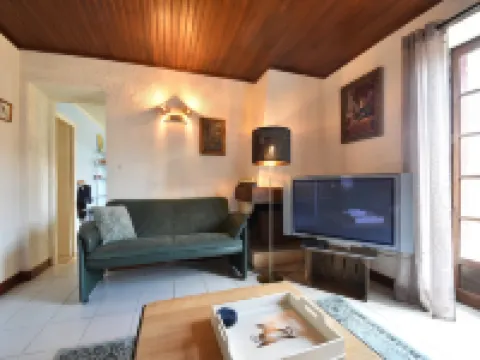 Holiday Home in Grury with Pool & Garden Hôtels à : Grury