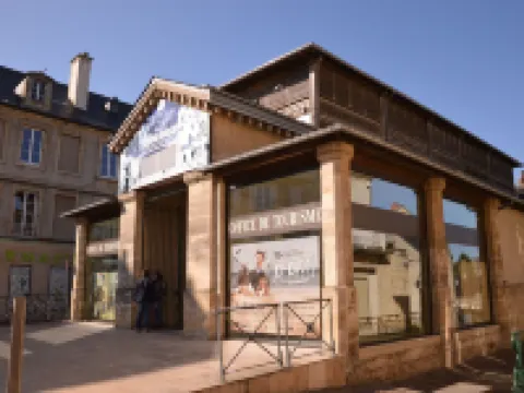 Modern Bayeux Hideaway