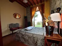 Apartment with pool, Rignano リニャーノ・スッラルノのホテル