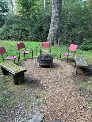 Beautiful Highlands cabin! 8 min to town-Pet friendly-lots of outdoor space