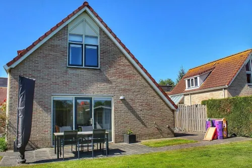 Lovely Bungalow With Garden Hotels in Breskens