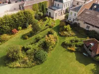Au Jardin des Deux Ponts Hotels in Abbeville