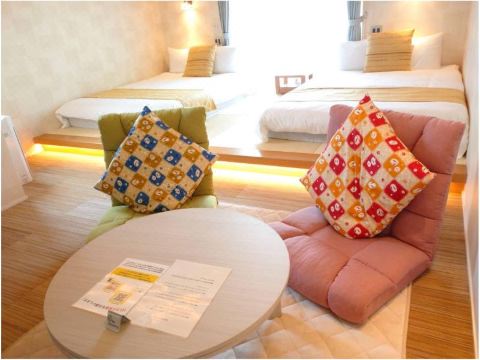 그랜드 베이스 모지코 에키마에 내부