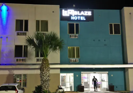 Emblaze Hotel Hotels in Live Oak County