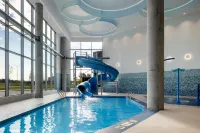 Holiday Inn Express MONTREAL AIRPORT - ST-LAURENT by IHG - Pools