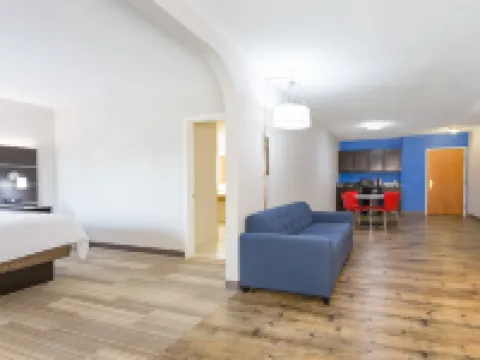 Holiday Inn Express 普利茅斯 華盛頓縣酒店