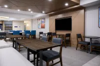 Holiday Inn Express & Suites SWIFT CURRENT by IHG - petit déjeuner