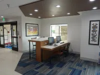 Holiday Inn Express & Suites BRENTWOOD by IHG