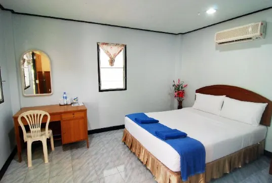 ห้องสแตนดาร์ดพร้อมเครื่องปรับอากาศ