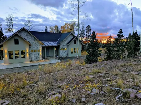 Brand New Ski-in Ski-Out at Eagle Point Resort Utah - Sleeps 33 Comfortably!