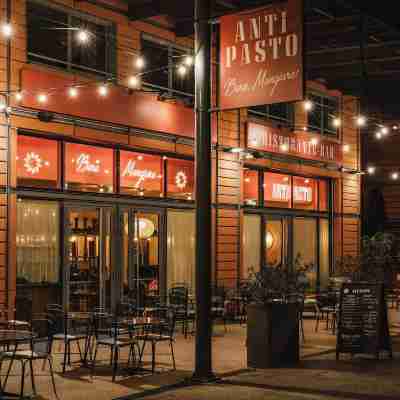 Crowne Plaza Lyon - Cite Internationale Hotel Exterior