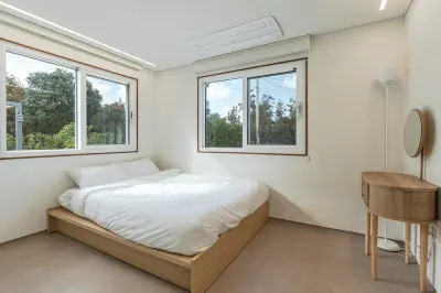 Jeju Stone Courtyard Pension Các khách sạn ở Aewol