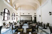 The Esquire Hotel Downtown Gastonia, Ascend Hotel Collection Hotels in Gaston County