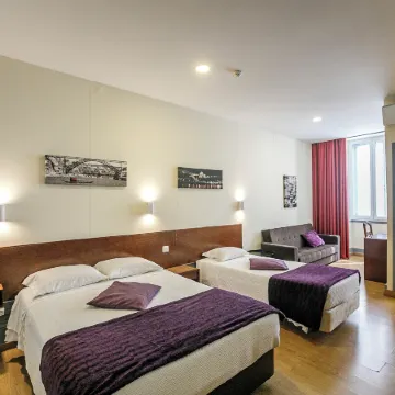 Hotel Estoril Porto Отели рядом с достопримечательностью «Башня Клеригуш»