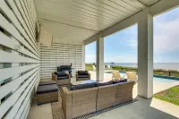 Luxury Beachfront Living! Epic Ocean Springs Home - 4-Sterne