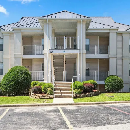 Table Rock Cottage Tranquil 2 Bdr Condo 5 Min to Table Rock Lake!