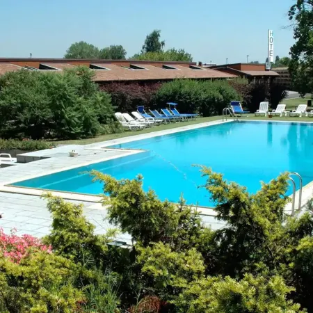 Golf Hotel Отели в г. Лайнате