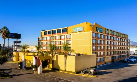 Quality Inn & Suites Montebello - Los Angeles Отели в г. Монтебелло