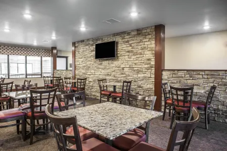 Comfort Suites Near Route 66