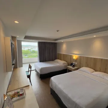 Wyndham Garden Cartagena Hotels near Crespo