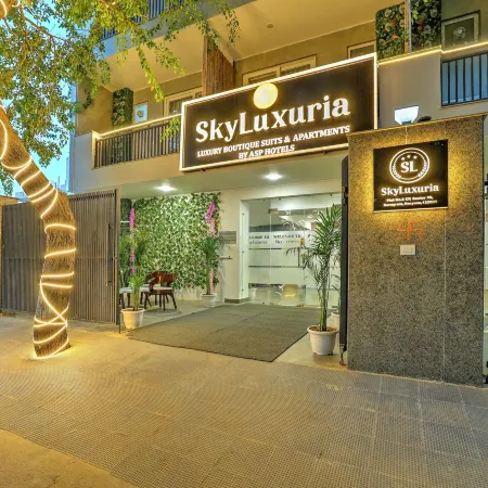 SkyLuxuria Hotel & Service Apartments