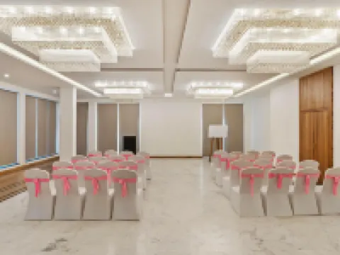 Country Inn Premier Pacific Mall Road Mussoorie Hotels in Mussoorie