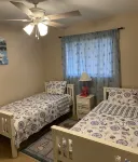 Cozy, Clean, Convenient With A Beach Feel Hotels near Park 1110 Plaza