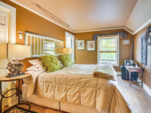 1 Mi to Main St Fryeburg: Historic Family Home Hotels in Fryeburg