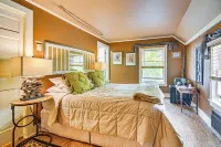 1 Mi to Main St Fryeburg: Historic Family Home Hotel di Fryeburg